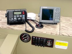 Lowrance 520 and ICOM Marine Radio