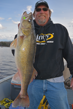 image of steve kusske with big walleye