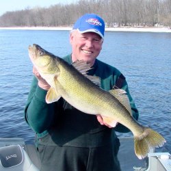 Walleye, Rainy River Picture