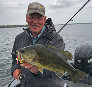 image of jeff sundin with big largemouth bass