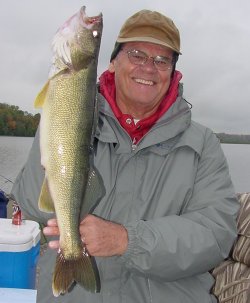 Bob Carlson, captured this large Walleye using a Lindy Rig and Night Crawler