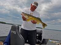 image of Walleye guide Jeff sundin with nice Walleye