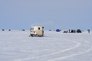 image of ice fishermen on Lake winnipeg